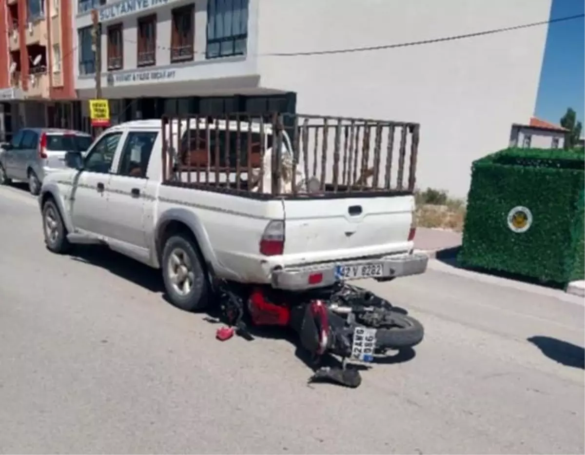 Konya'da Motosikletin Pikapa Çarpması Sonucu 1 Yaralı