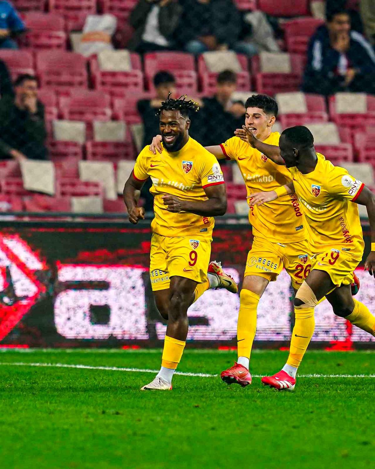 Kayserispor'un Golcü İsimleri: Duckens Nazon Sezona Damgasını Vurdu