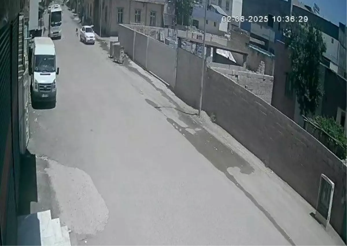 Şanlıurfa'da 6 Yaşındaki Kıza Otomobil Çarptı, Sürücü Kaçtı