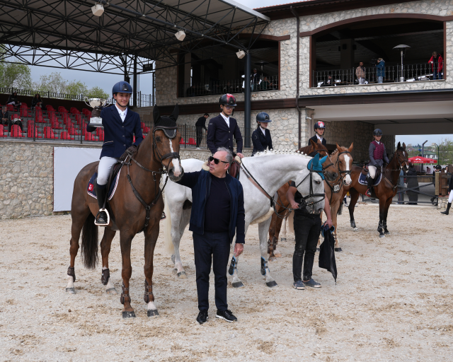Red Apple Award for Lider Club: Contribution to tourism and equestrianism honored Red Apple Award for Lider Club: Contribution to tourism and equestrianism honored