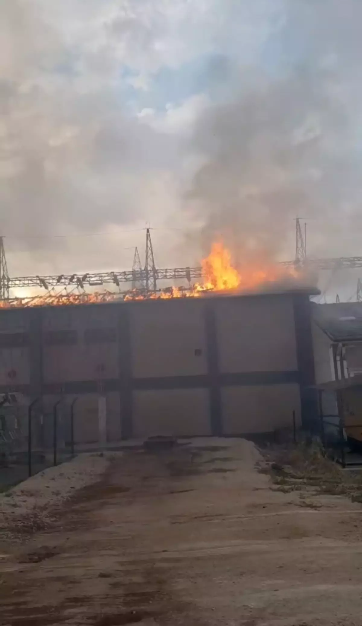 Mardin'de Trafo Merkezinde Yangın, 150 Mahalle Elektriksiz Kaldı