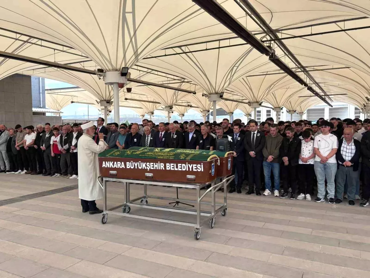 Mersin'de boğularak hayatını kaybeden Mehmet Erdem Akdeniz Ankara'da toprağa verildi