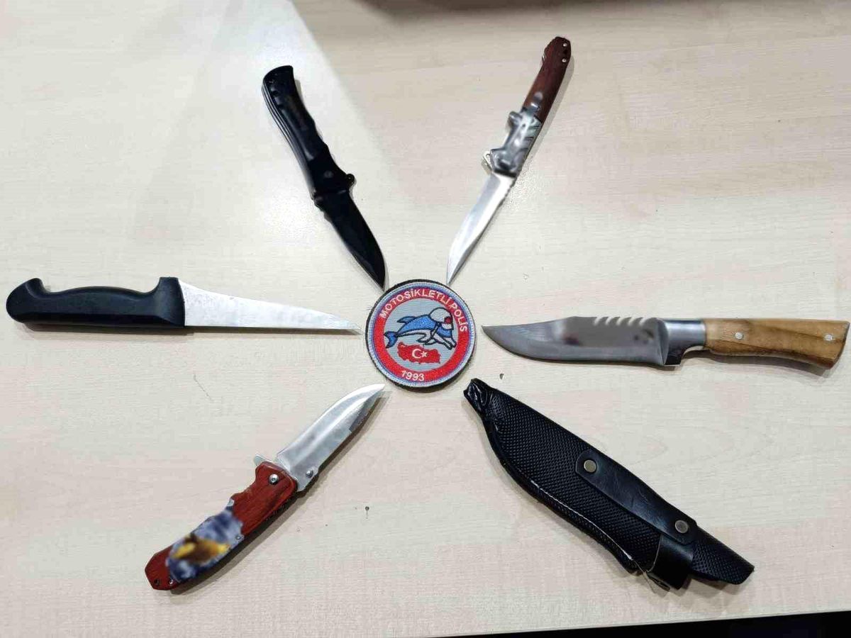 Afyonkarahisar'da Uyuşturucu ve Suç Denetimlerinde 21 Kişi Yakalandı