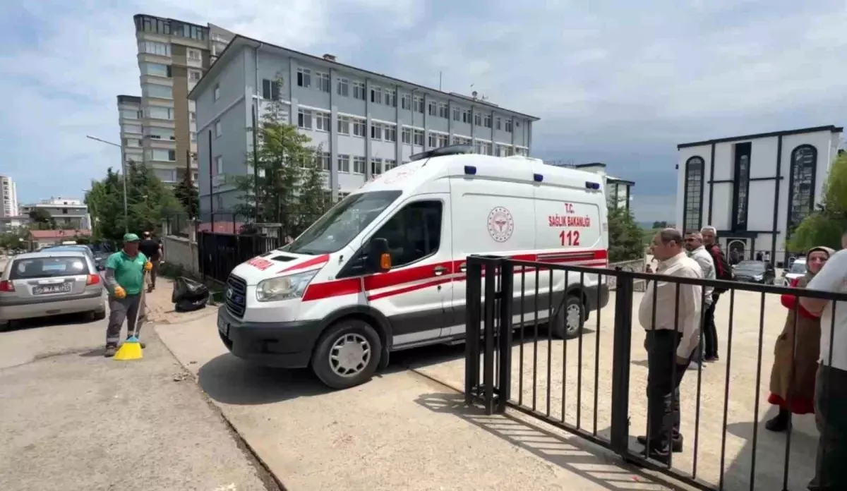 Samsun'da Okul Kantininde Tavuk Döner Zehirlenmesi Şüphesi