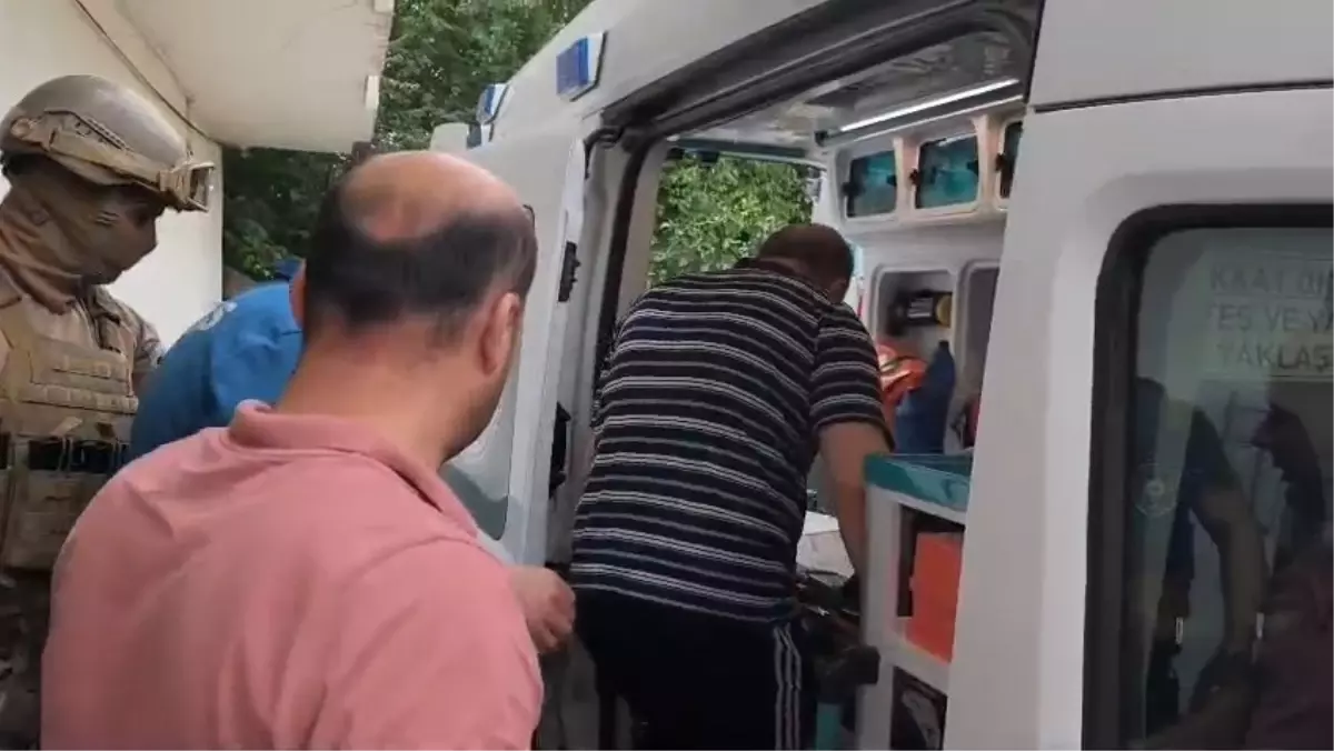 Şizofreni Hastası Rehin Almak İstedi