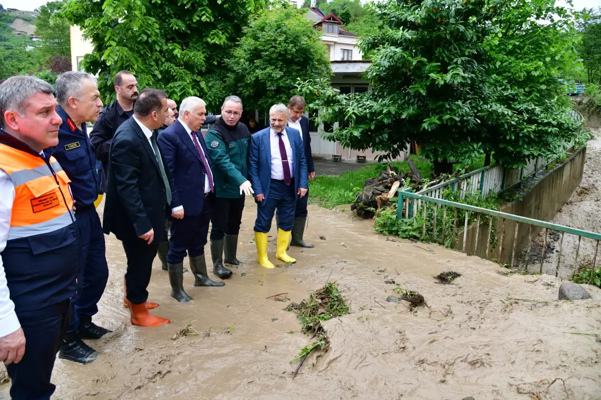 Trabzon'da Aşırı Yağış Sonrası Hasar Giderme Çalışmaları Başladı