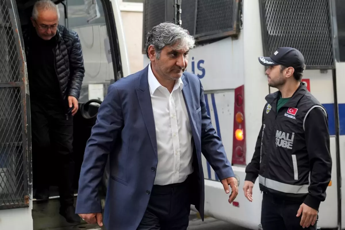 Keçmiş CHP millət vəkili Aykut Erdoğdu və daha 2 nəfər korrupsiya istintaqı çərçivəsində həbs edilib