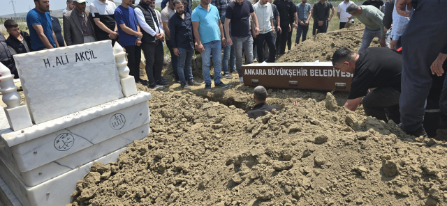 Bloodshed again in the election feud that has lasted for 6 years: Father and son were laid to rest