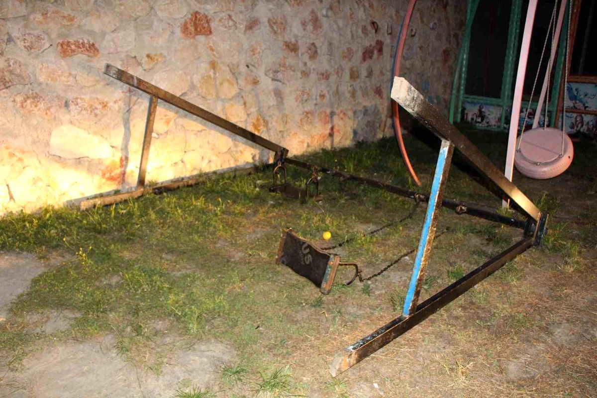Amasya'da Bayram Tatili Sırasında Salıncağından Düşen Çocuk Hayatını Kaybetti