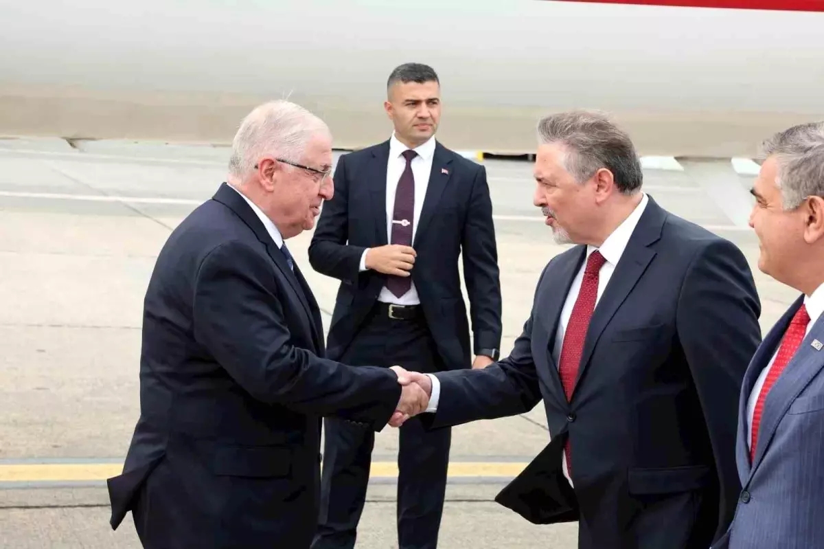 Bakan Güler, NATO Karargahı'nda Türkiye'nin Temsilcilerini Ziyaret Etti