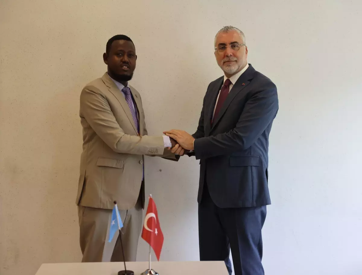 Bakan Işıkhan, Somali Meslektaşı ile Görüştü