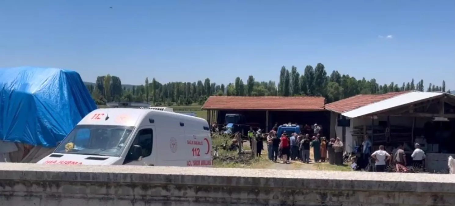 Tavşanlı'da Traktör Kazası: 19 Yaşındaki Genç Hayatını Kaybetti