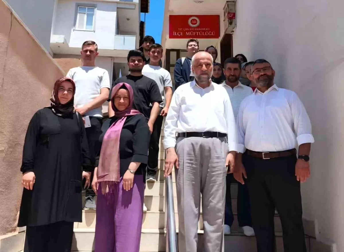 Çanakkale'de Bilgi Yarışmasında Dereceye Giren Öğrencilere Ödül