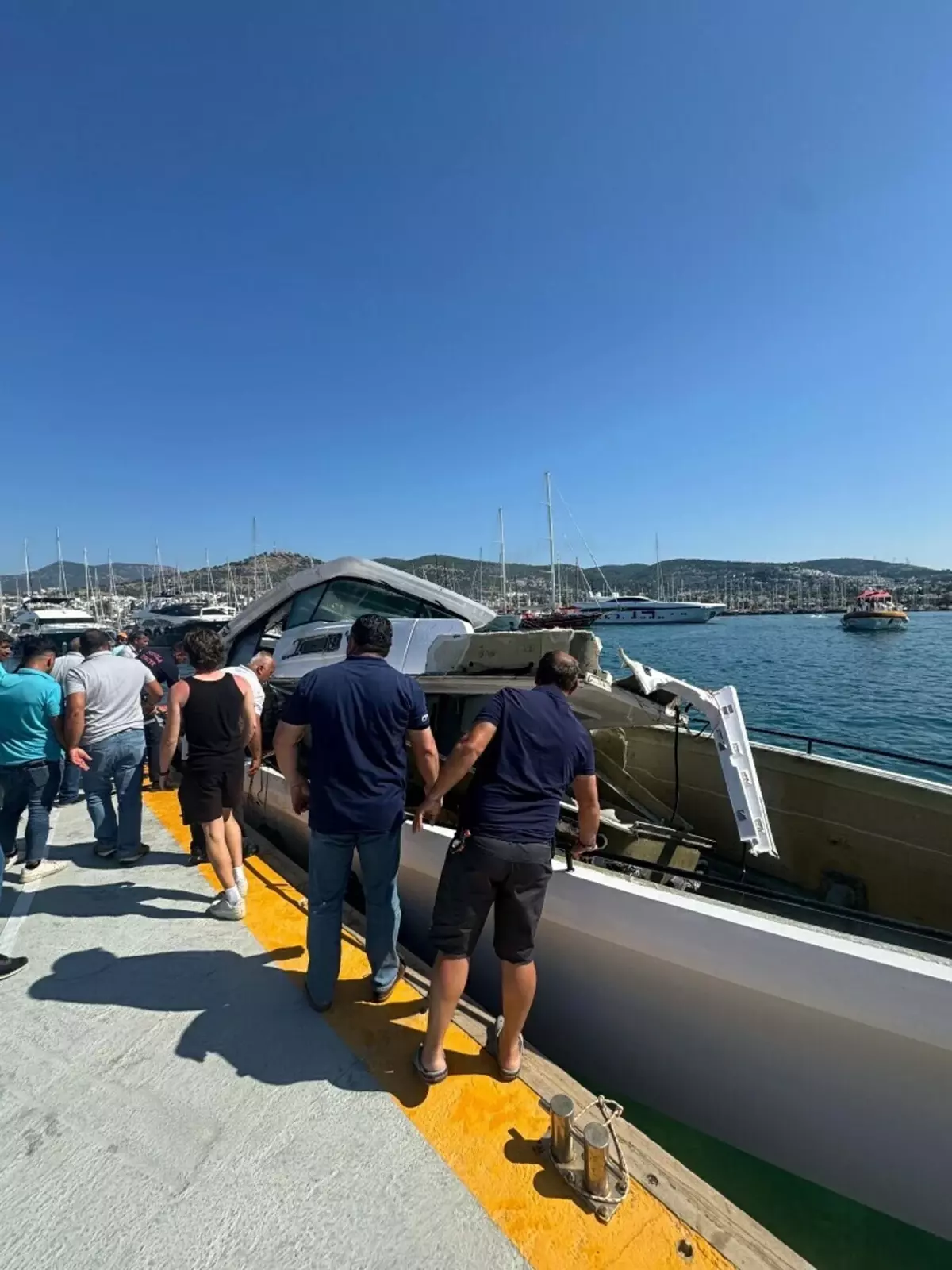 Bodrum Marina'da Motoryat Patladı: 3 Yaralı
