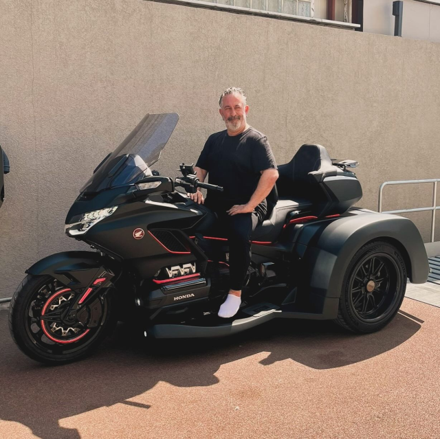 Cem Yılmaz showcased his style with his 2.5 million motorcycle