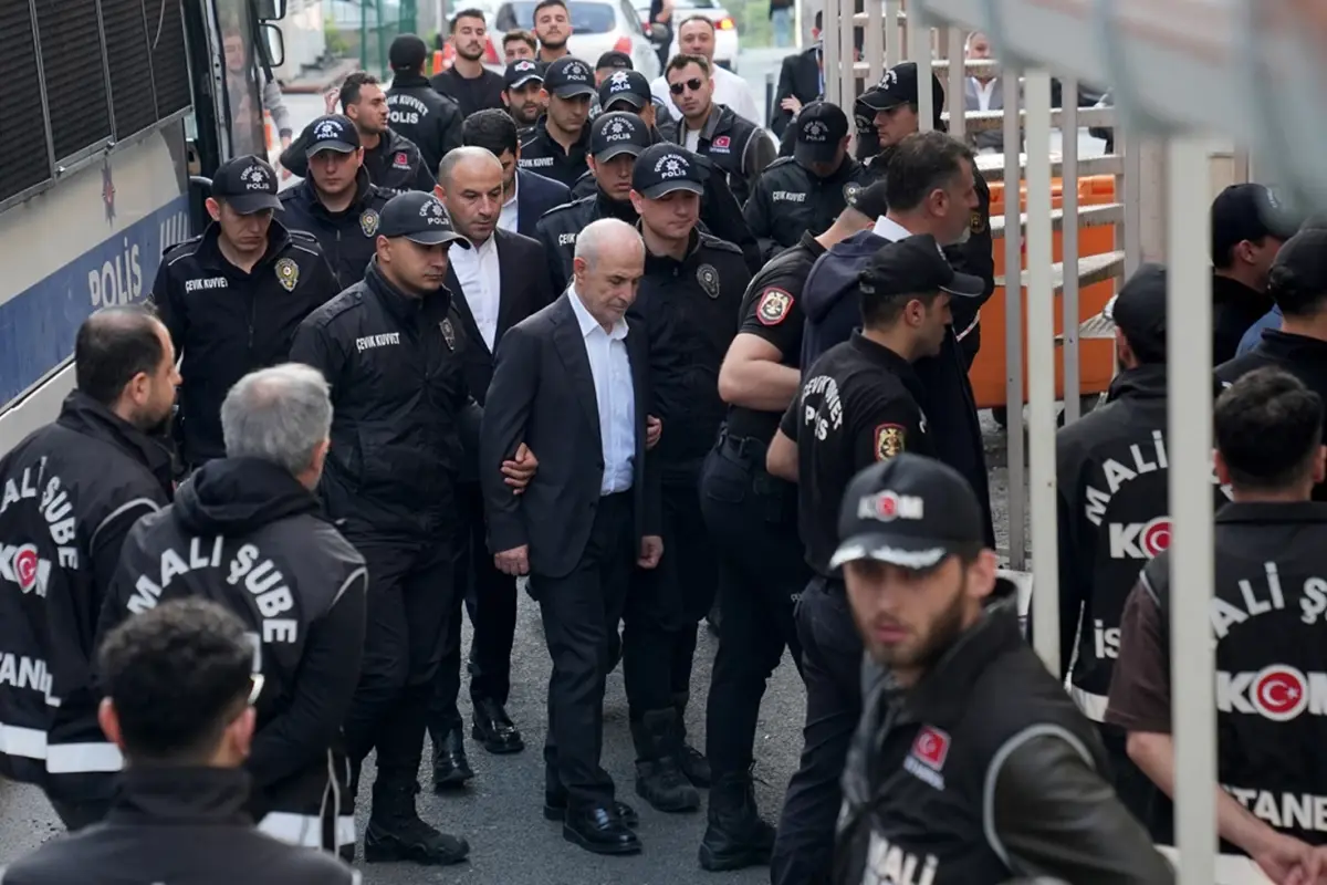 CHP'li belediyelere yolsuzluk soruşturması! 5'i belediye başkanı 22 kişi tutuklandı