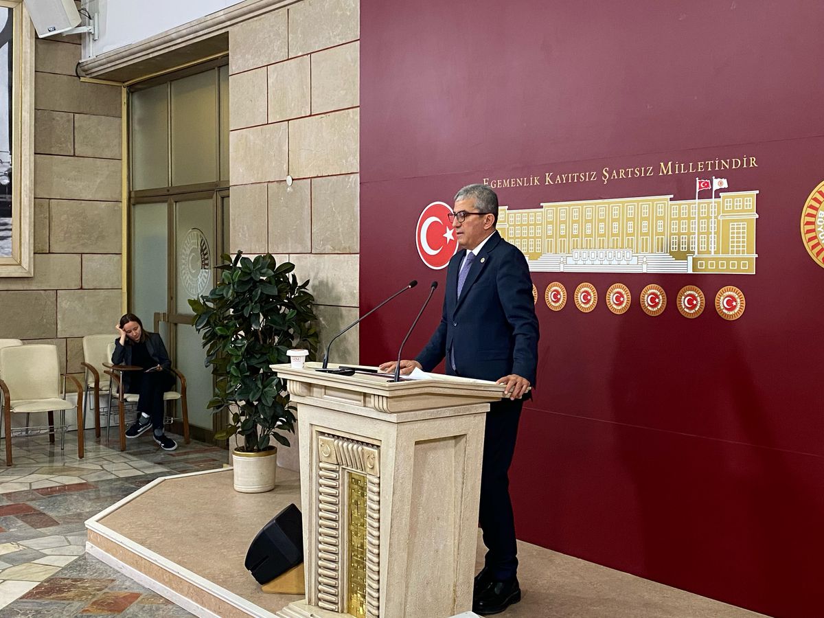 Gökhan Günaydın: 'Haka Dansı Yapan AK Parti, CHP'nin Etkili Muhalefetinden Korkuyor'