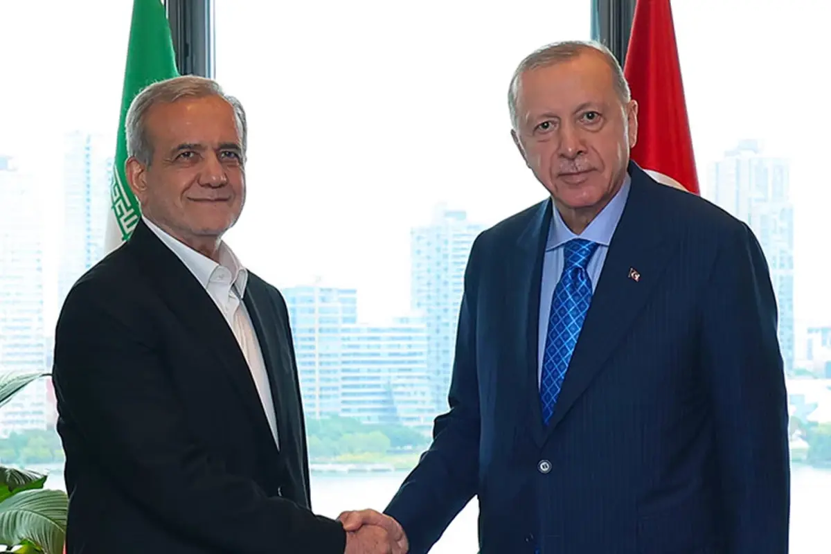 Cumhurbaşkanı Erdoğan ile İran Cumhurbaşkanı Pezeşkiyan görüştü