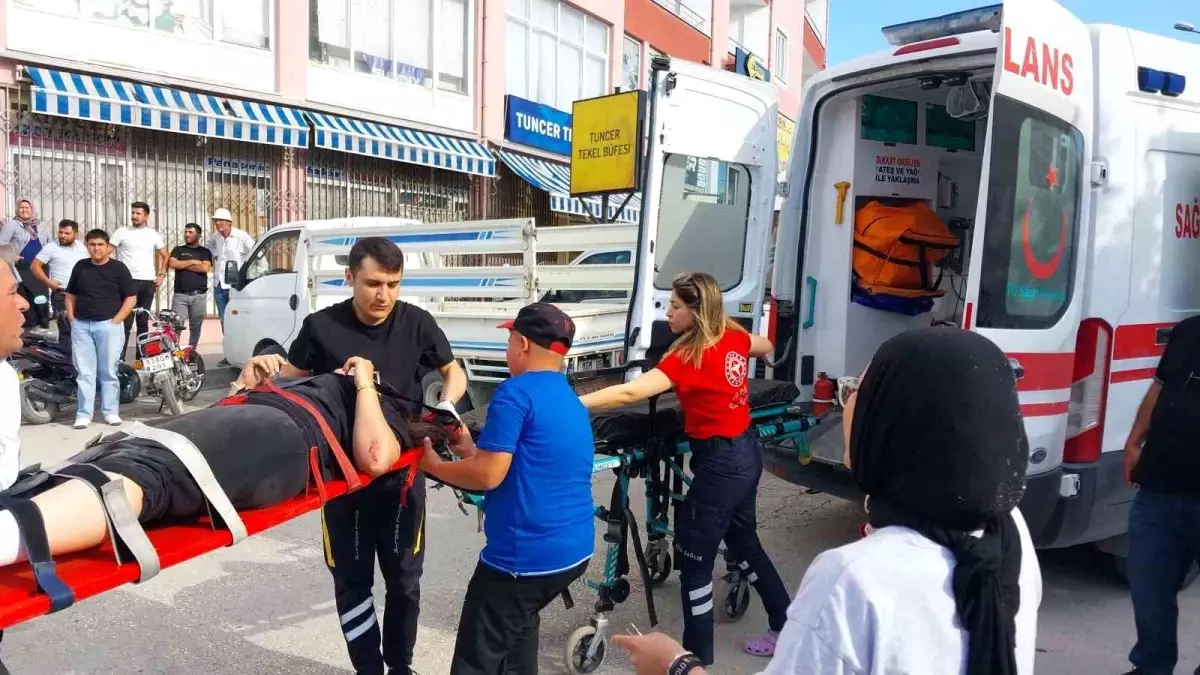 Mersin'de Motosiklet Devrildi, Sürücü Yaralandı