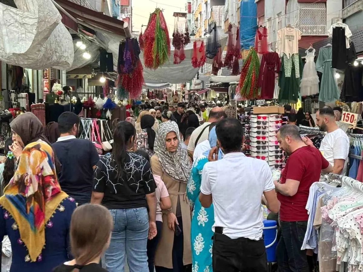 Diyarbakır'da Kurban Bayramı İçin Çarşıda Yoğun Alışveriş