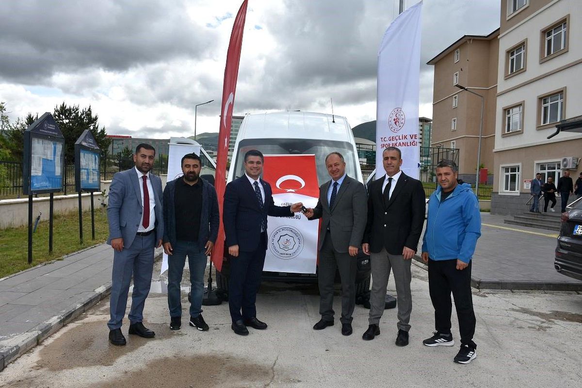 Erzurum Gençlik Spor Kulübü'ne Yeni Minibüs Alındı