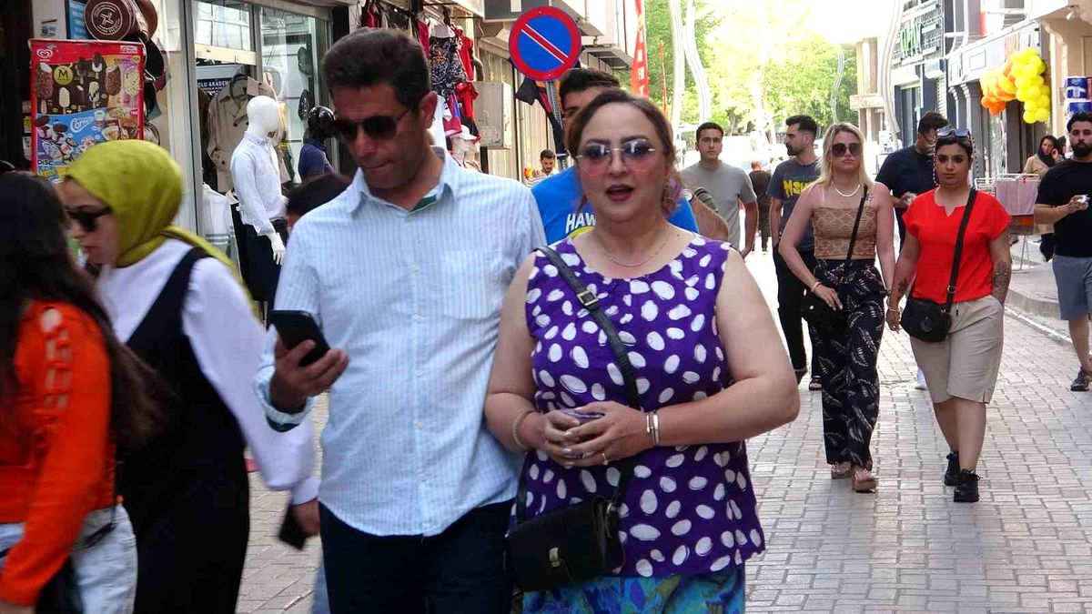 İranlı Turistler Kurban Bayramı'nda Van'da Çifte Bayram Yaşattı