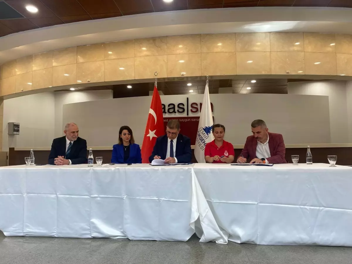 İzmir Büyükşehir Belediyesi'nde Toplu İş Sözleşmesi İmzalandı