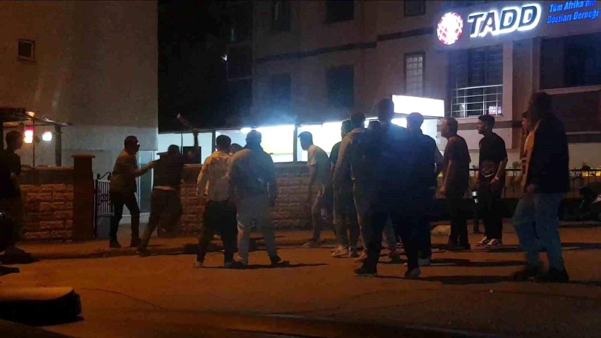 Karabük'te Omuz Atma Meselesi Yüzünden Kavga Çıktı