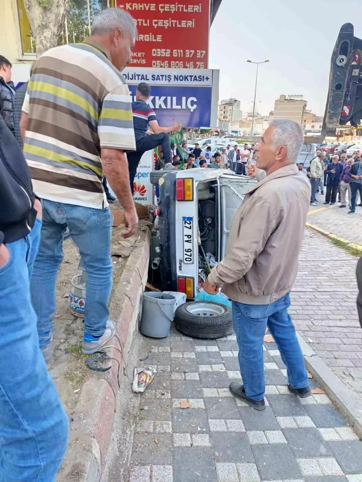 Kayseri'de Otomobil Kazası: Sürücü Yaralandı
