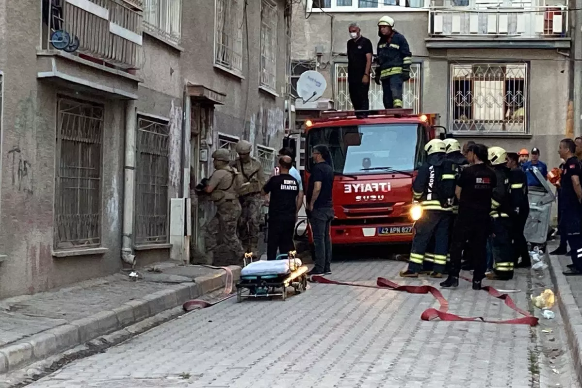 Koruma altına alınan çocuğu geri verilmeyince boğazına bıçak dayadı, evini ateşe verdi