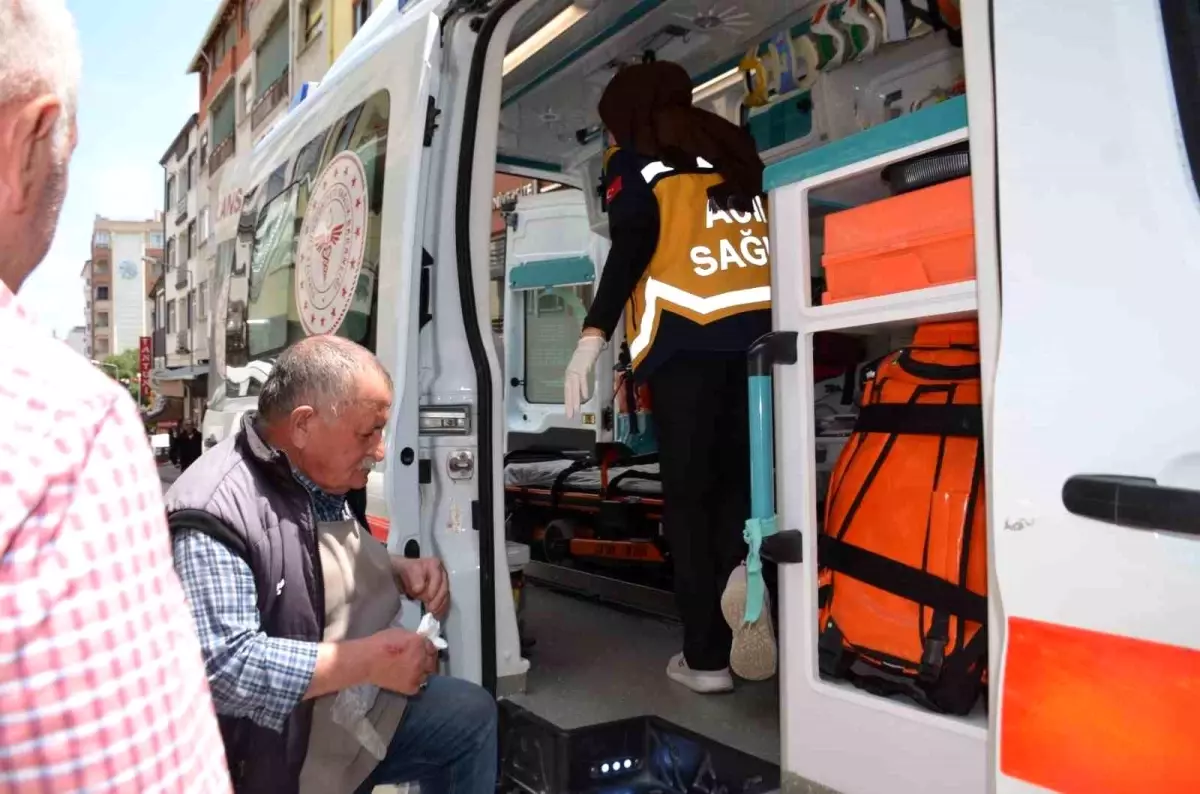 Bilecik'te Trafik Kazası: Motosiklet Sürücüsü Yaralandı