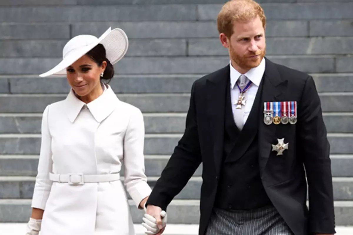 Prens Harry, annesi Prenses Diana'nın soyadını almak istiyor