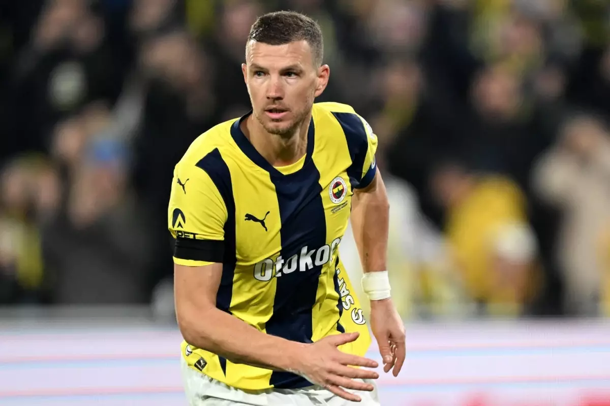 Yok artık Dzeko! Herkes jübilesini beklerken dünya devine imzayı atıyor
