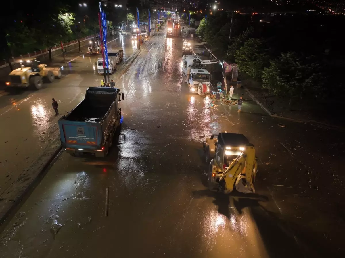 Trabzon'da Sel Sonrası Temizlik Çalışmaları Sürüyor