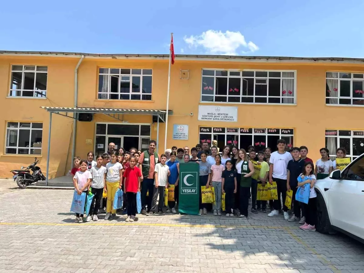 Üniversite Öğrencilerinden Göktepe Köyü'ndeki Çocuklara Anlamlı Destek