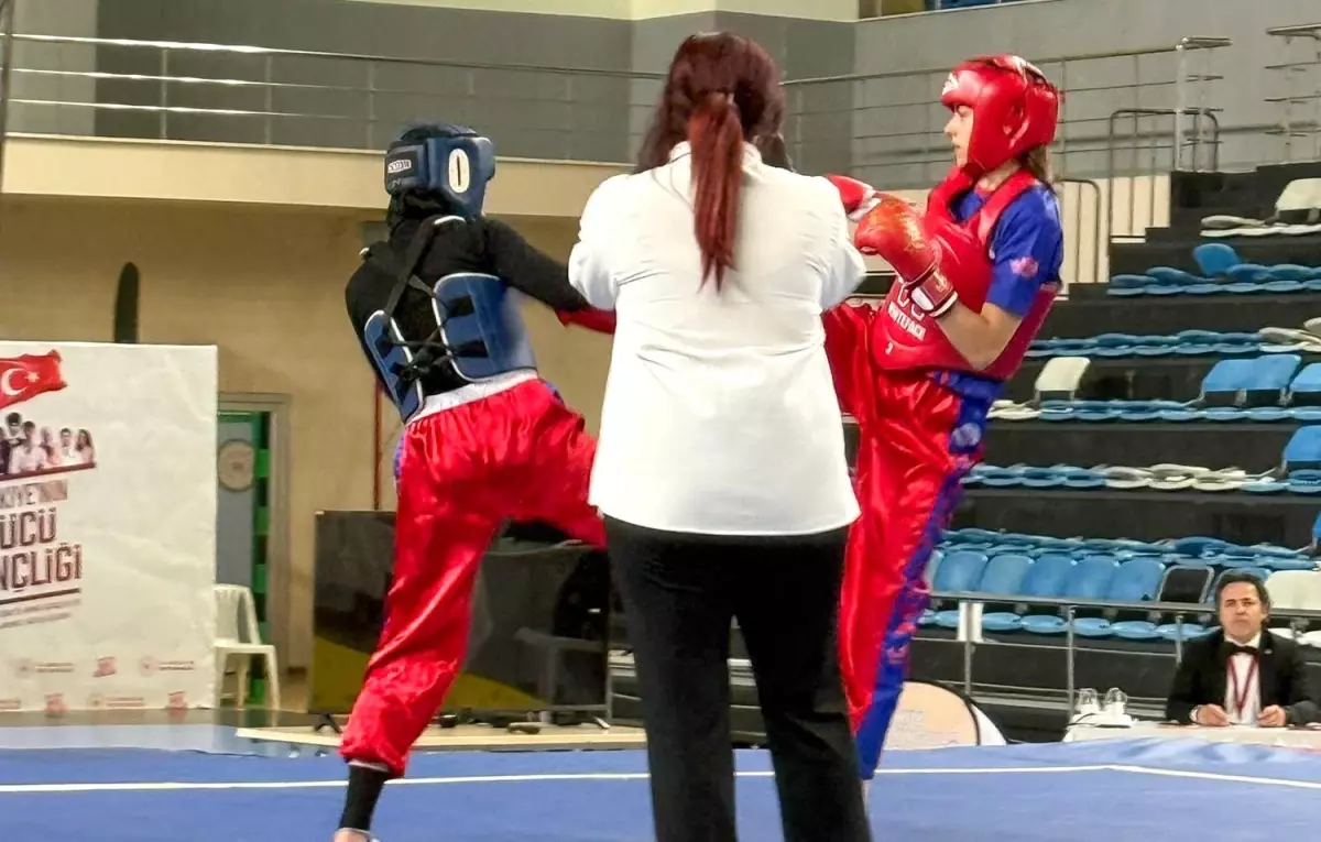 SUBÜ Öğrencileri Wushu Kung-Fu Türkiye Şampiyonası'nda İki Gümüş Madalya Kazandı