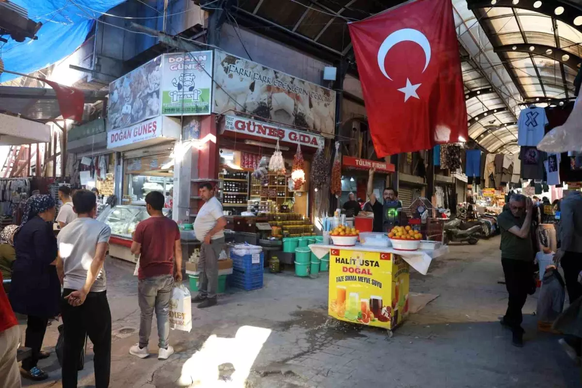 Hatay'da Kurban Bayramı Alışverişi ve Uzun Çarşı'nın Geleceği