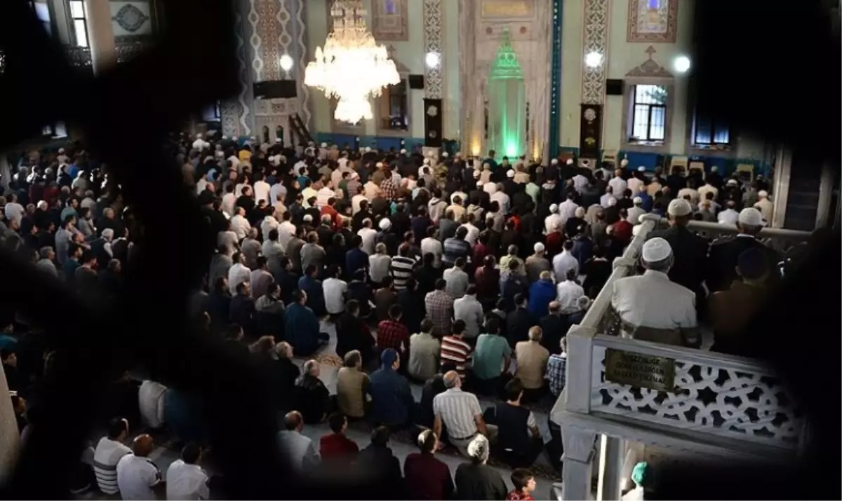 Ağrı bayram namazı saat kaçta 2025? Kurban Bayramı namaz vakti ne zaman? Diyanet il il Kurban Bayramı namaz saatleri!