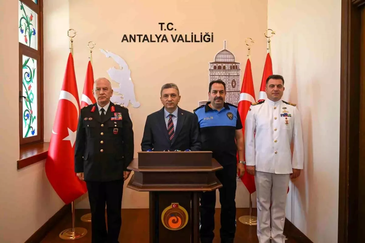 Antalya'da ağır tonajlı araçlara bayram trafiği kısıtlaması