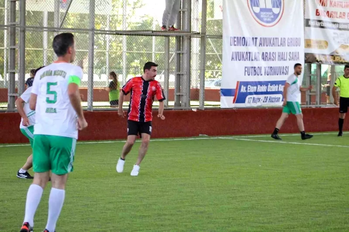 AOSB Futbol Turnuvası'nda Yarı Finaller Heyecan Yarattı