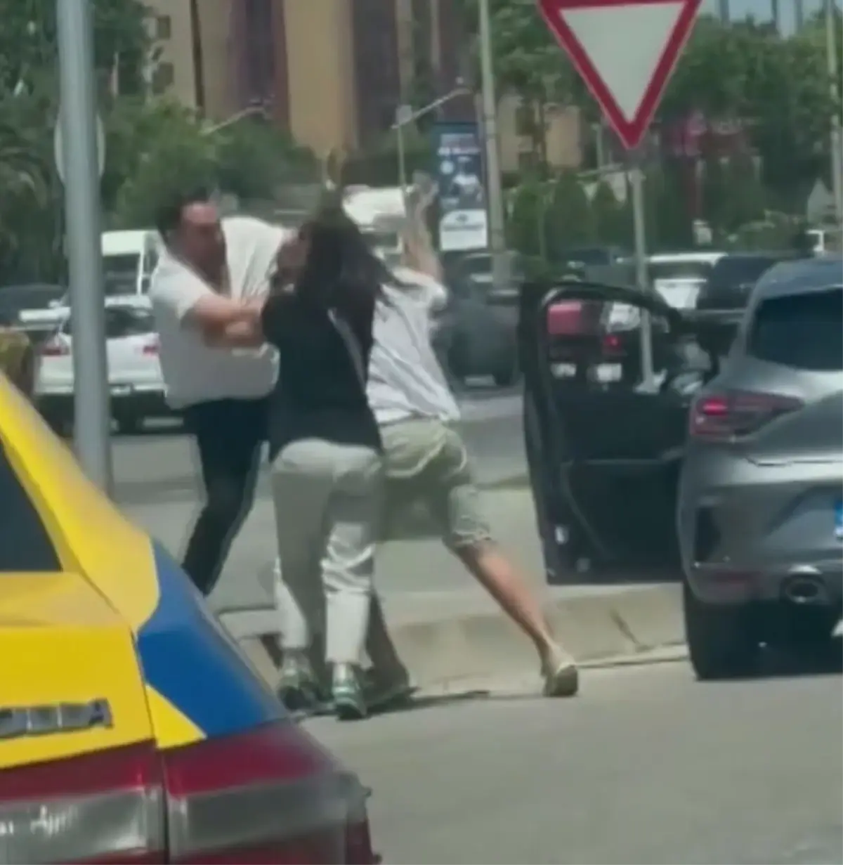 Ataşehir'de Trafikte Tartışma Kavga ile Sonuçlandı