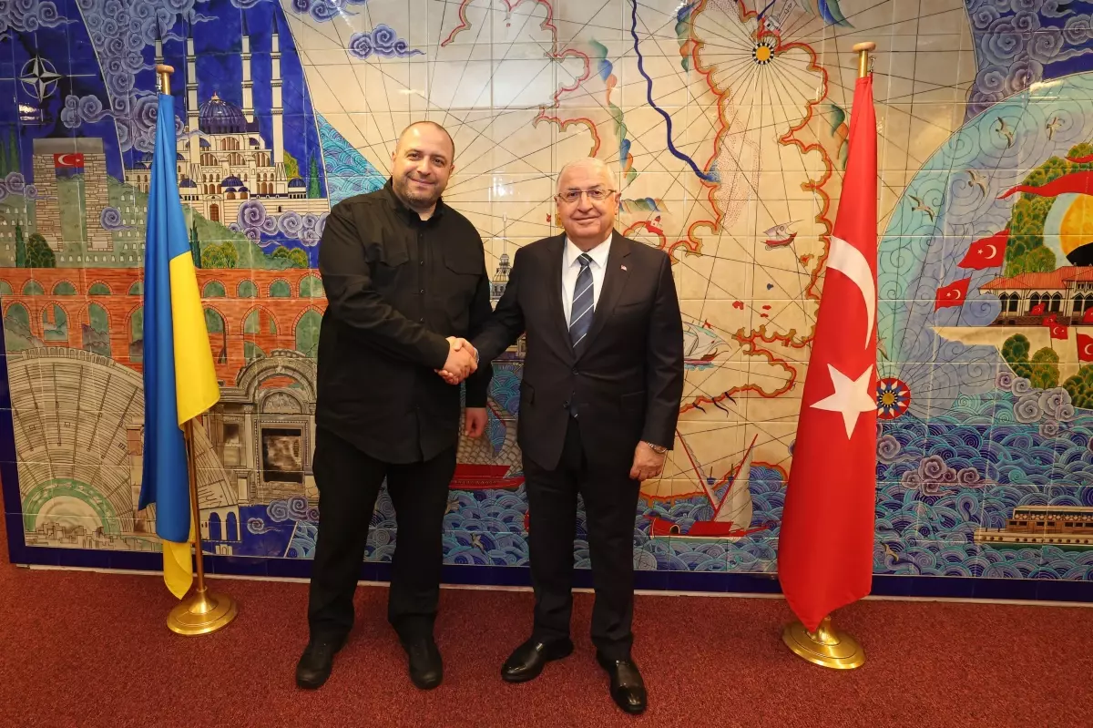 Yaşar Güler, Brüksel'de Ukrayna Savunma Bakanı ile Görüştü