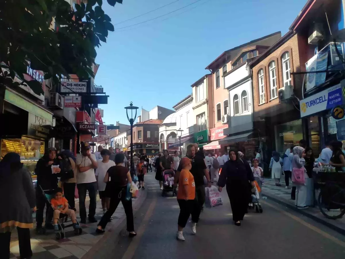 Bartın'da Arefe Günü Alışveriş Yoğunluğu