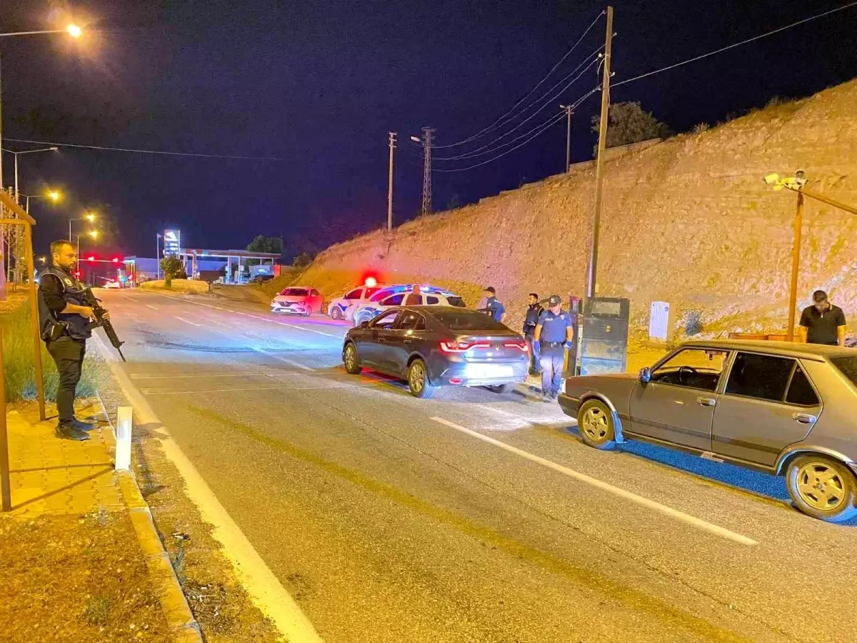 Adıyaman'da Huzurlu Sokaklar Uygulaması: Geniş Çaplı Denetimler Gerçekleştirildi