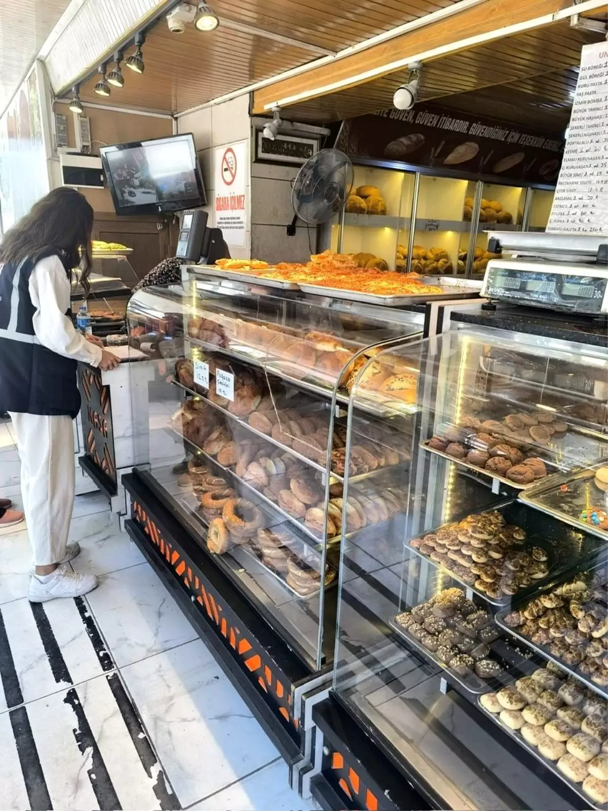 Burdur'da Bayram Öncesi Gıda Ürünleri Denetlendi