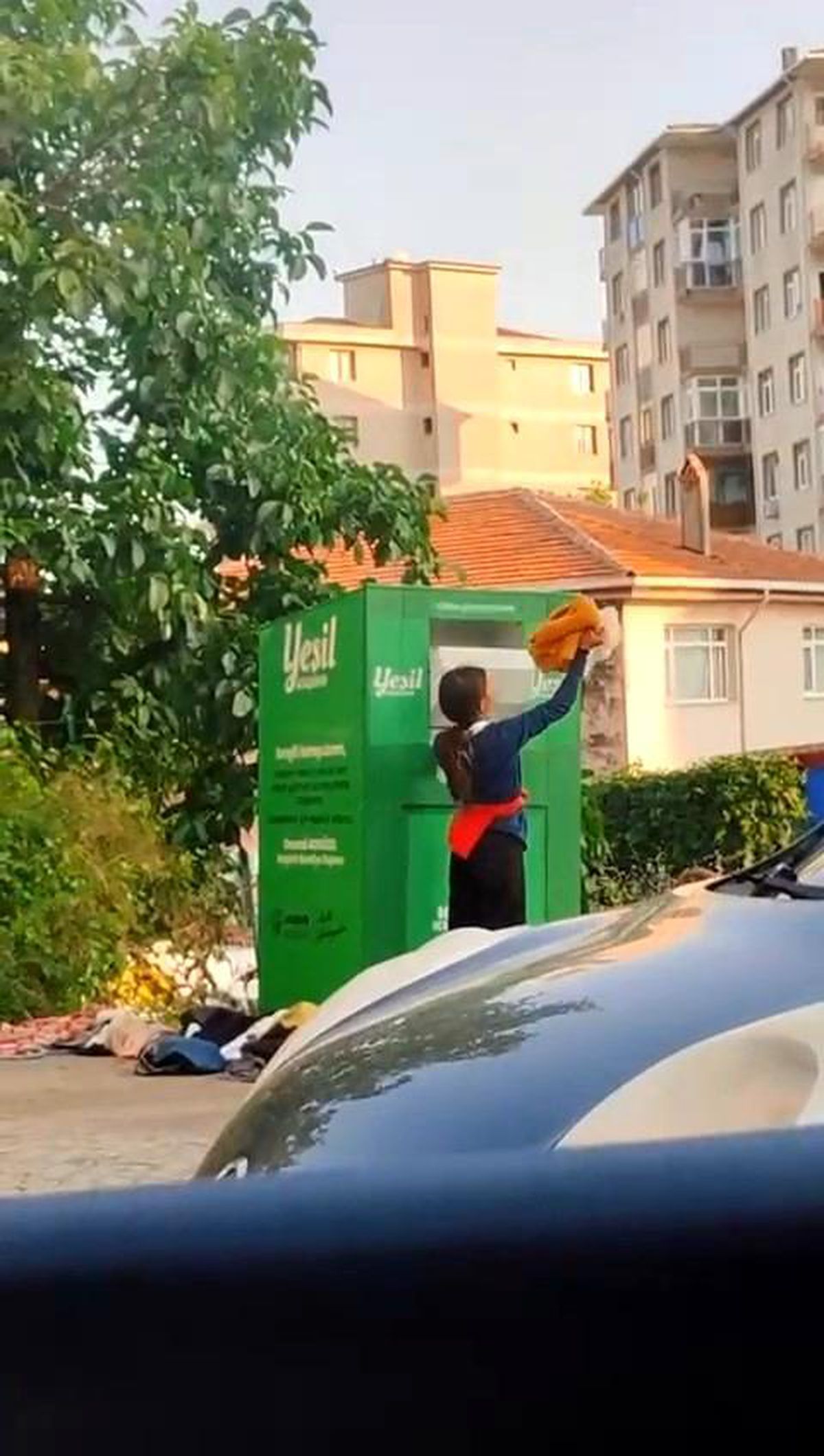 Bursa'daki Atık Giysi Dolapları Hırsızların Hedefi Oldu