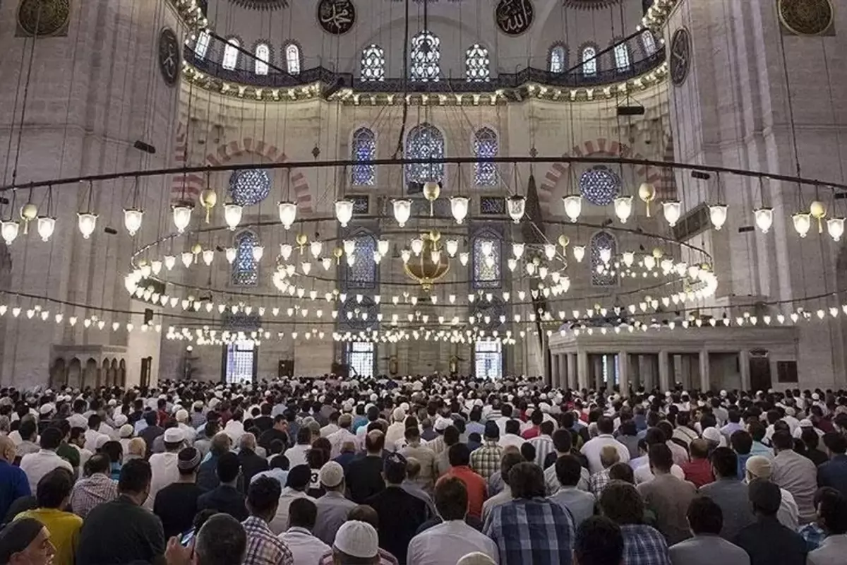 Diyanet açıkladı! İşte il il bayram namazı saatleri