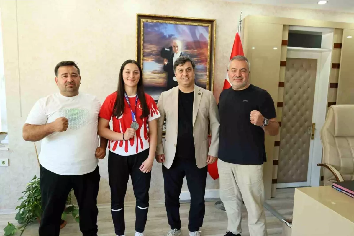 Cemile Aykoç Dünya İkincisi Oldu, Ödüllendirildi