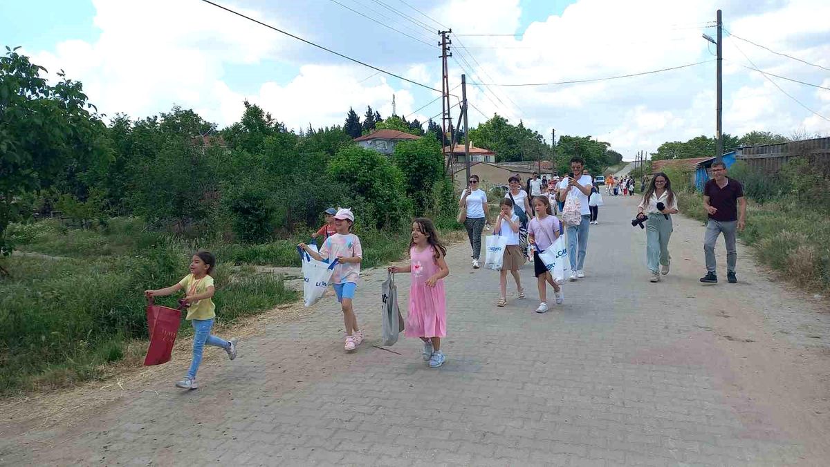 Edirne'de Çocukların Şeker Toplama Geleneği Kurban Bayramı'nda Yaşatıldı