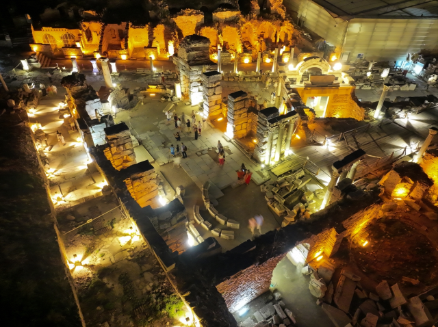 Ephesus Ancient City Opened to Visitors with Night Museum Application
